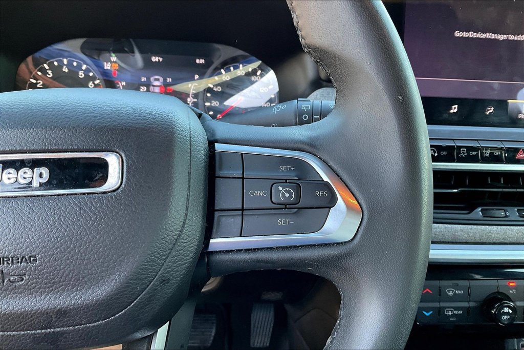 Used 2024 Jeep Compass Latitude AWD/4WD image 10