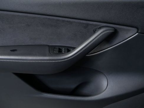 Used 2021 Tesla Model Y Performance image 30