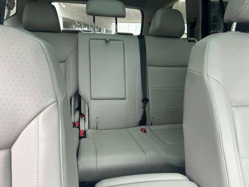 Used 2023 Volkswagen Atlas SE w/ Panoramic Sunroof Package image 36