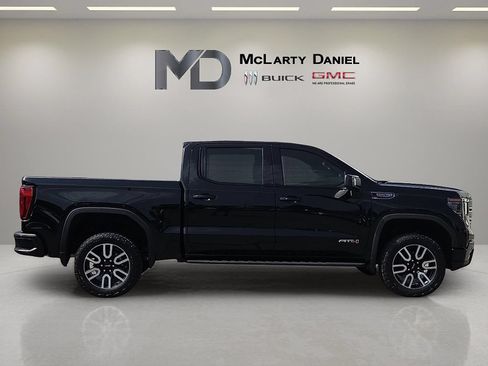 Certified 2024 GMC Sierra 1500 AT4 w/ Technology Package AWD/4WD image 15