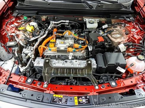 New 2025 Cadillac Lyriq Luxury w/ LPO, Floor Liner Package image 22