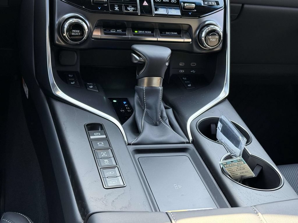 Used 2025 Lexus LX 600 4WD w/ Accessory Package (2T) image 19