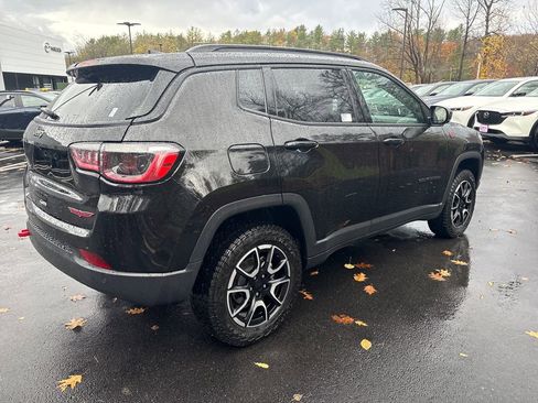 Used 2024 Jeep Compass Trailhawk image 5