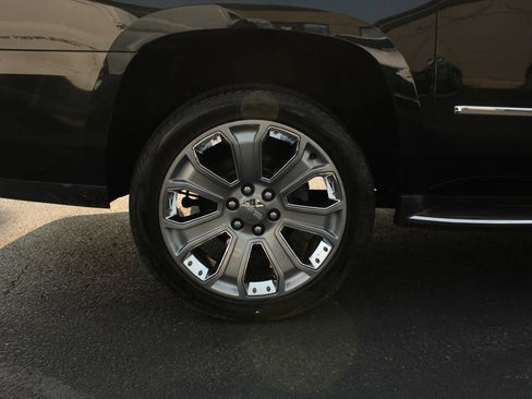 Used 2016 GMC Yukon XL Denali w/ Open Road Package AWD/4WD image 8