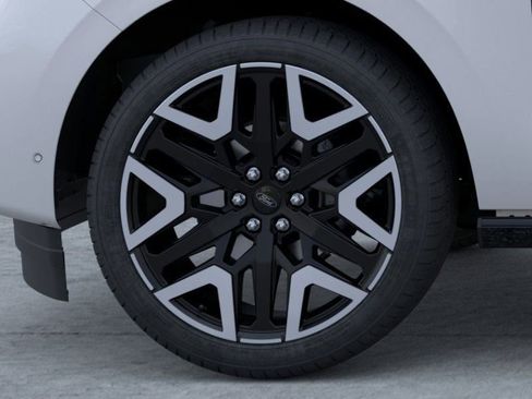 New 2026 Ford Expedition Platinum image 19