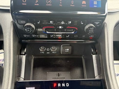 Used 2024 Jeep Grand Cherokee L Limited w/ Luxury Tech Group II image 22