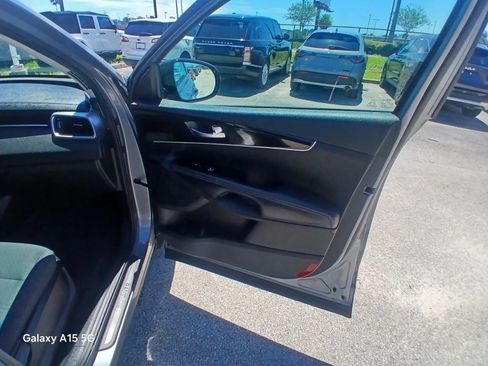 Used 2020 Kia Sorento S FWD image 16