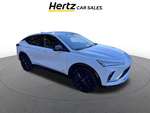 Used 2025 Buick Envista Sport Touring image 1