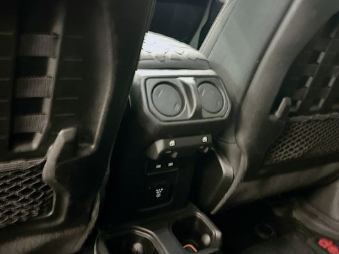 Used 2021 Jeep Gladiator Mojave w/ Cold Weather Group image 27