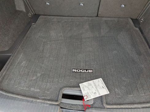 Used 2025 Nissan Rogue SV w/ SV Premium Package FWD image 23