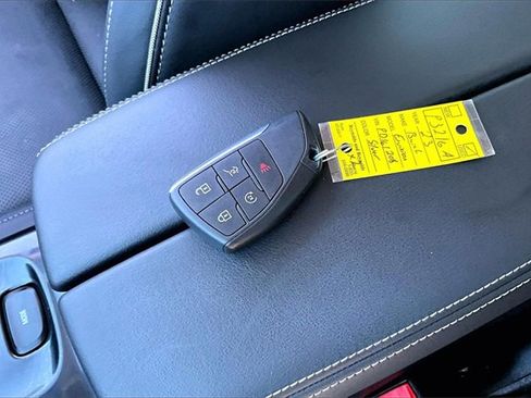 Used 2023 Buick Envision Essence image 35