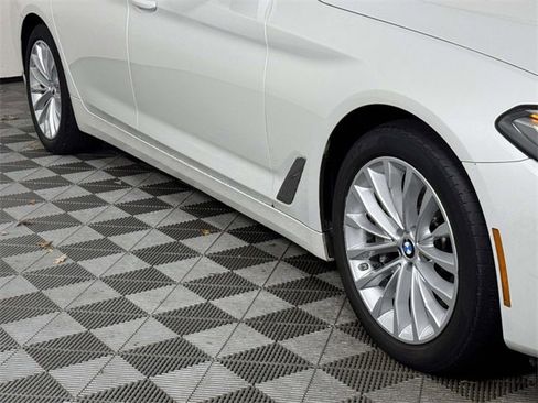 Used 2023 BMW 530i xDrive w/ Convenience Package image 12