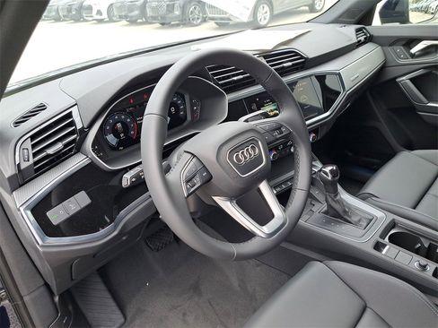 New 2025 Audi Q3 2.0T Premium image 7