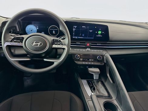 Used 2024 Hyundai Elantra SEL image 22