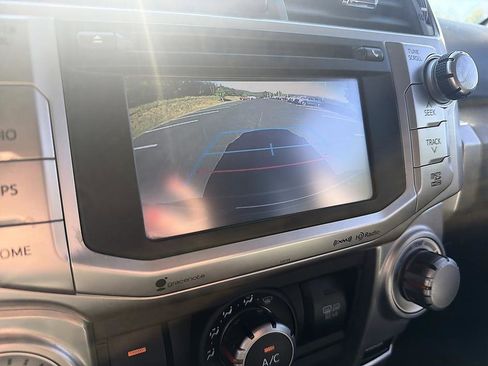 Used 2018 Toyota 4Runner SR5 Premium AWD/4WD image 15