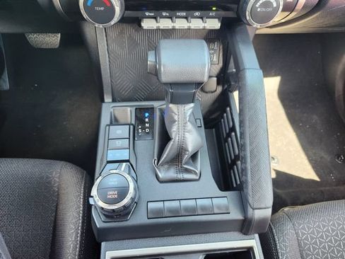 Used 2025 Toyota 4Runner SR5 AWD/4WD image 19