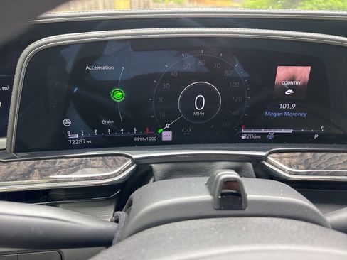 Used 2022 Cadillac Escalade Premium Luxury AWD/4WD image 8