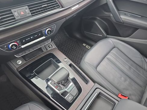 Used 2022 Audi Q5 Premium w/ Premium Plus Package AWD/4WD image 27