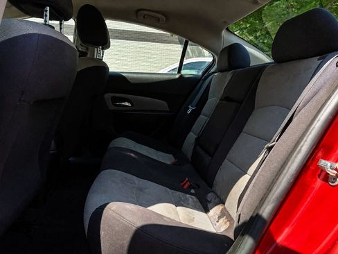 Used 2014 Chevrolet Cruze LS FWD image 12
