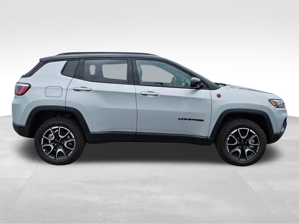 New 2026 Jeep Compass Trailhawk w/ Sun, Sound & Navigation Group AWD/4WD image 6