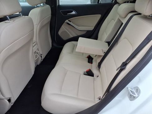 Used 2017 Mercedes-Benz GLA 250 image 18