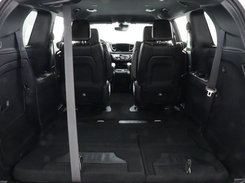 Used 2023 Chrysler Pacifica Touring-L w/ S Appearance Package FWD image 29