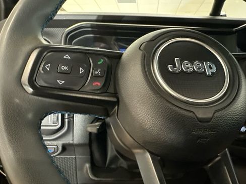 Used 2024 Jeep Wrangler Unlimited Rubicon 4xe w/ Convenience Group AWD/4WD image 18
