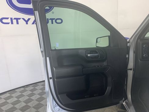 Used 2021 Chevrolet Silverado 1500 Custom image 13