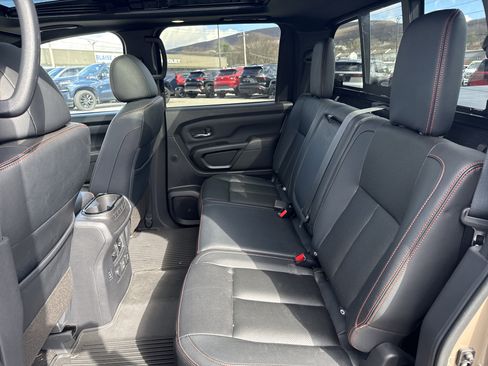 Used 2024 Nissan Titan PRO-4X w/ Pro-4x Convenience Package image 13