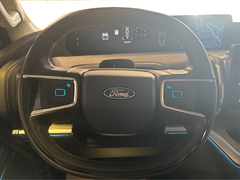 Certified 2025 Ford Expedition Platinum w/ Driver's Package AWD/4WD image 28