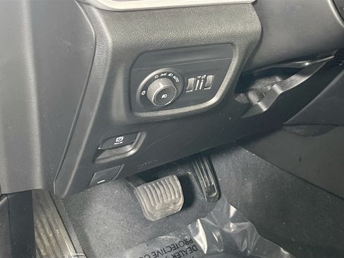 Used 2023 Jeep Grand Cherokee L Limited AWD/4WD image 10