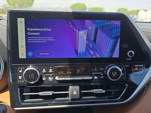 New 2026 Toyota Highlander Platinum image 23