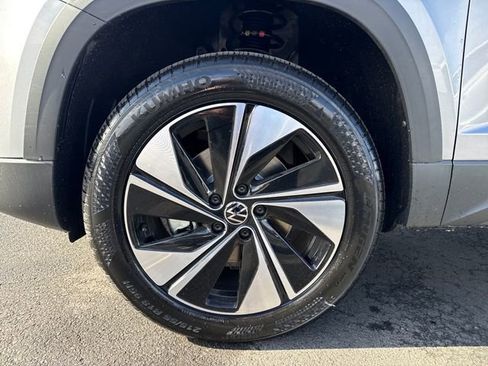 New 2026 Volkswagen Taos SE AWD/4WD image 23