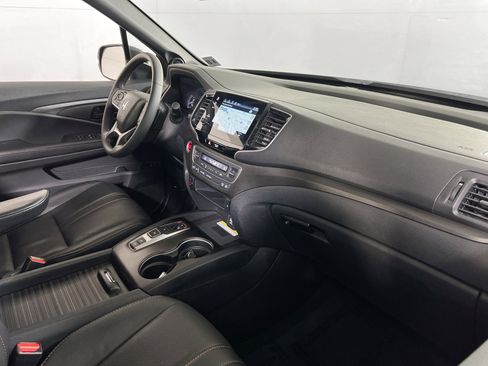 Used 2022 Honda Passport TrailSport image 29