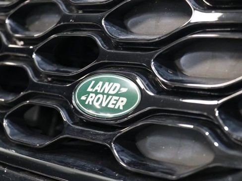 Used 2024 Land Rover Discovery Dynamic SE image 12