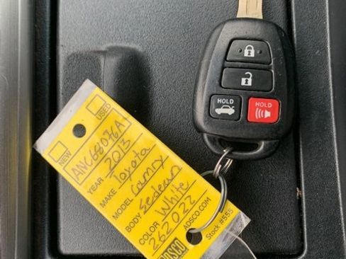 Used 2013 Toyota Camry SE image 17