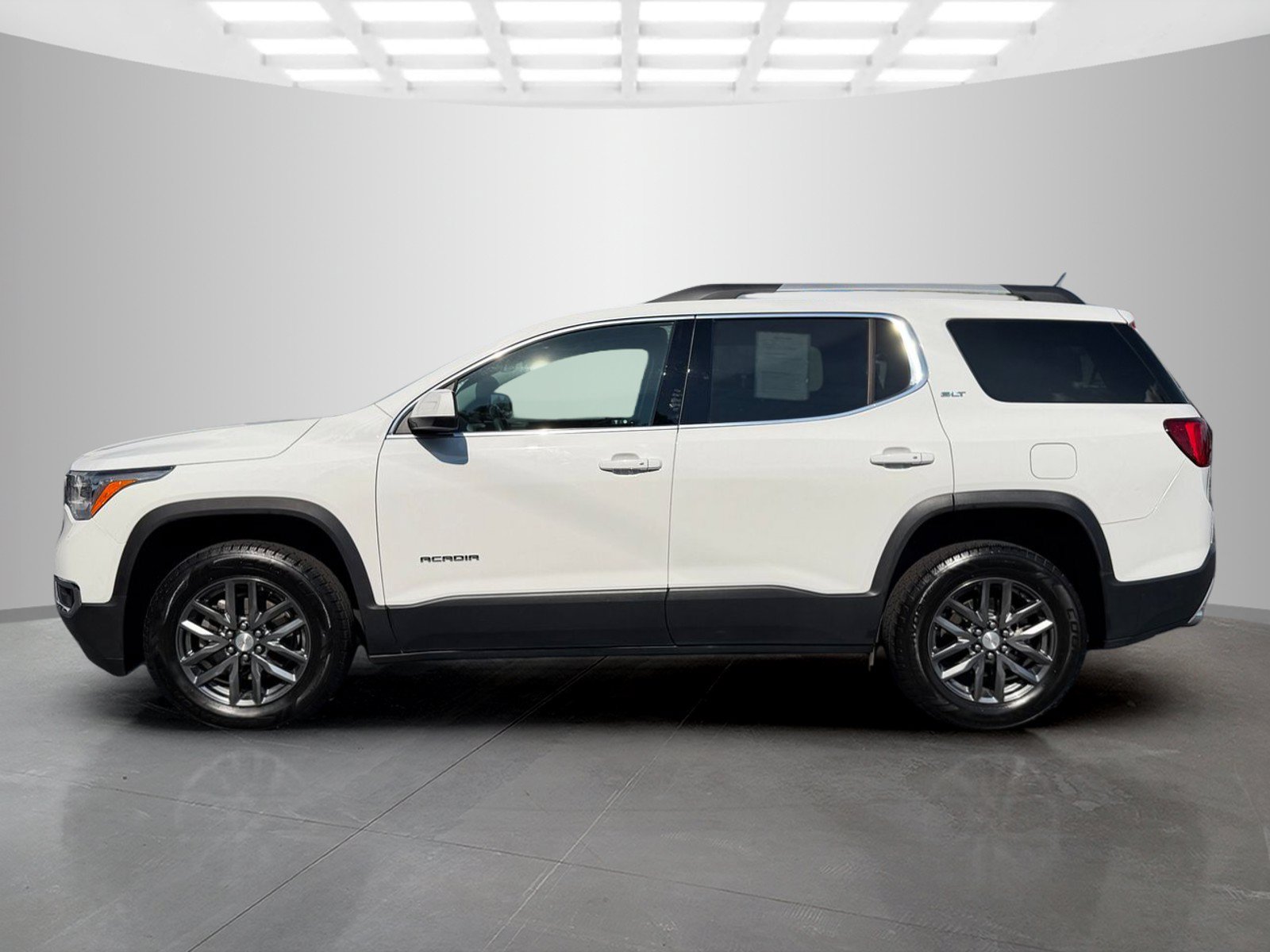 Used 2019 GMC Acadia SLT FWD image 3