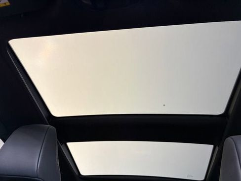 Used 2024 Toyota Venza Limited AWD/4WD image 9