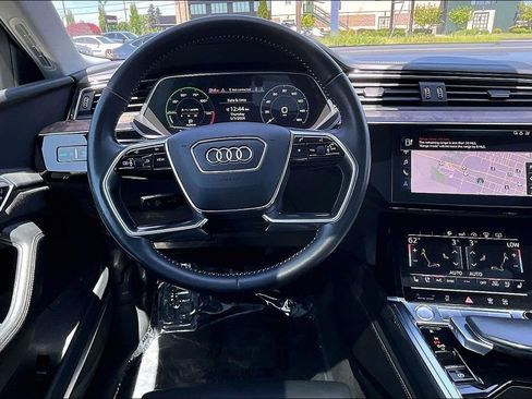 Used 2019 Audi e-tron Prestige w/ Prestige Package AWD/4WD image 7