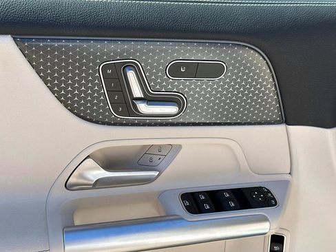 Certified 2025 Mercedes-Benz GLA 250 image 18