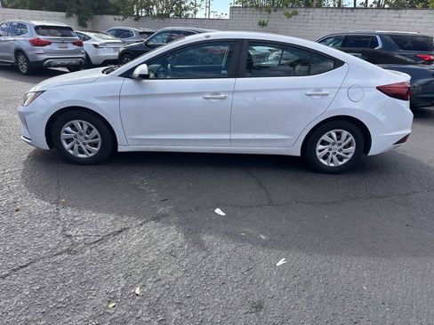 Used 2019 Hyundai Elantra SE w/ Cargo Package image 2