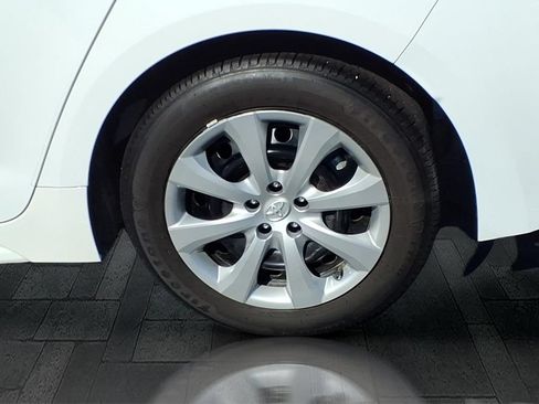 Used 2025 Toyota Corolla LE FWD image 11