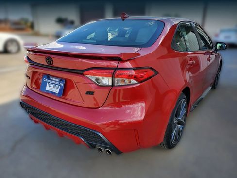 Used 2021 Toyota Corolla SE w/ Carpet Mat Package (TMS) image 8