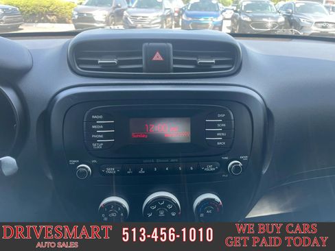 Used 2015 Kia Soul + image 11