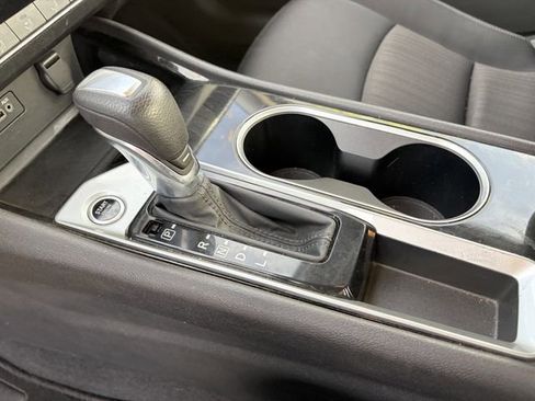 Used 2024 Nissan Altima 2.5 SV FWD image 7
