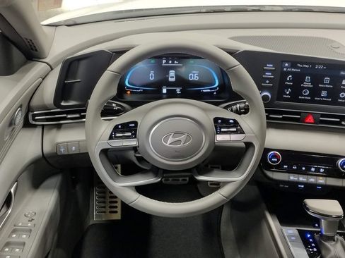 Used 2025 Hyundai Elantra Sport FWD image 30