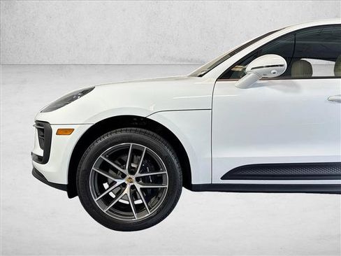 Certified 2026 Porsche Macan AWD/4WD image 28