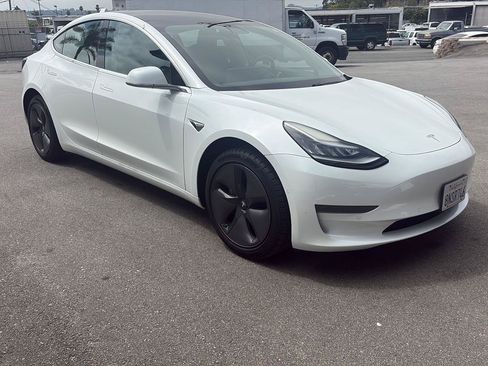 Used 2020 Tesla Model 3 Standard Range RWD image 1