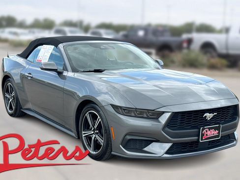Used 2025 Ford Mustang Premium RWD image 1