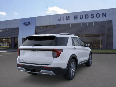 New 2026 Ford Explorer Platinum RWD image 8